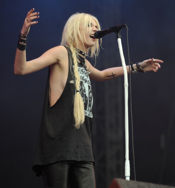 Taylor Momsen Performance At Download Festival At Donington Park GotCeleb