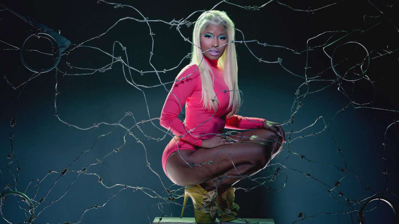 Back to post Nicki Minaj – Beez in the Trap (Video stills)