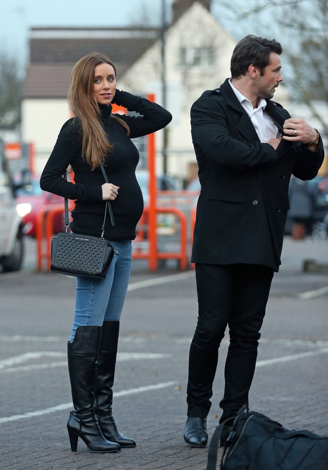 Una Healy in Tight Jeans -02 – GotCeleb