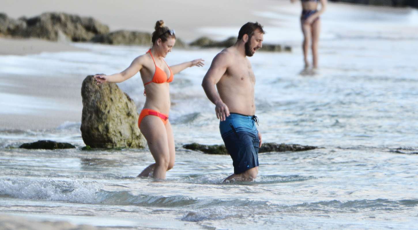 Camilla Kerslake In Orange Bikini Gotceleb