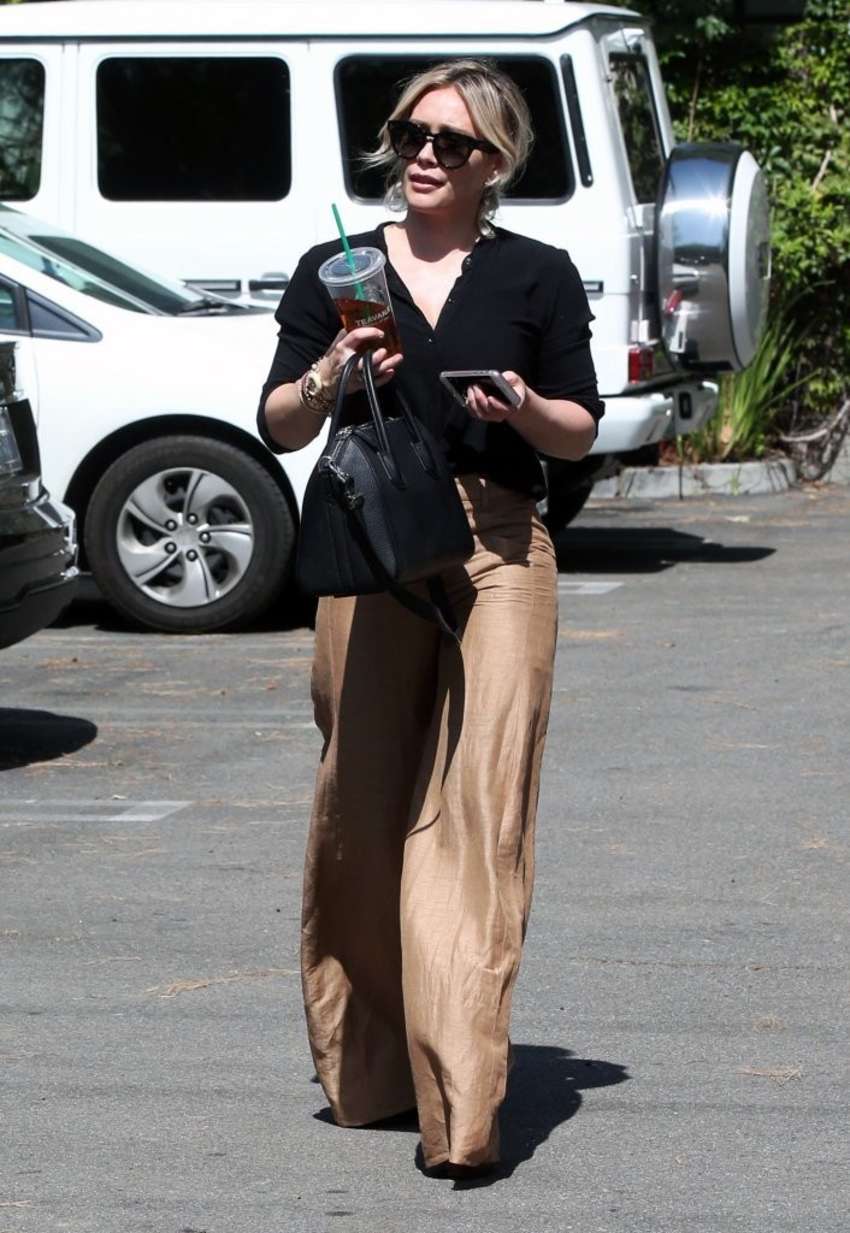 Hilary Duff â€“ Shopping in LA