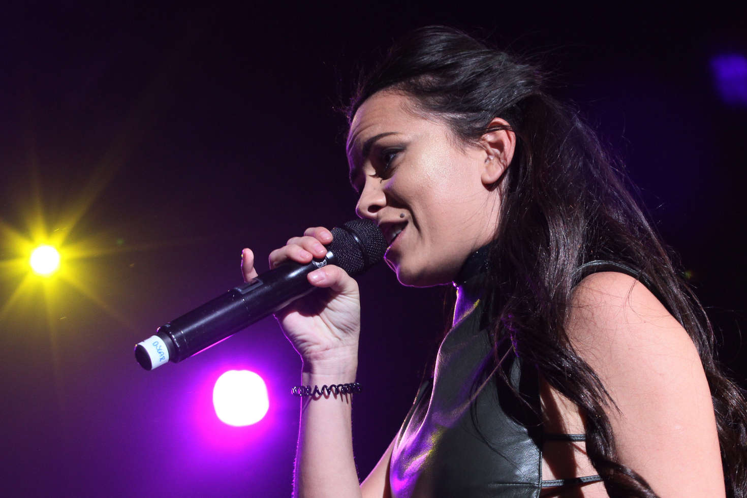 Inna â€“ Performs at Pepsi Center to promote the album â€˜INNAâ€™ in Mexico City