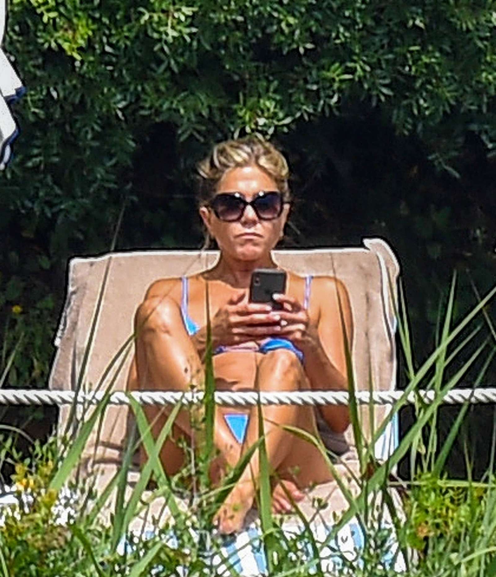 Jennifer aniston papparazzi bikini