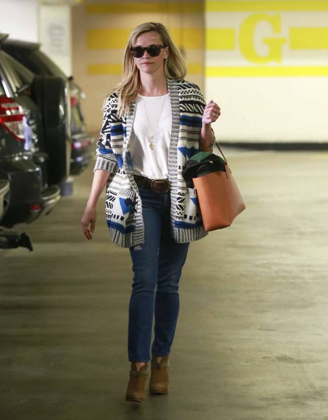 Reese-Witherspoon-in-Jeans--14-662x848.jpg