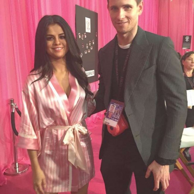 Selena Gomez 2015 Victorias Secret Fashion Show 02 Gotceleb 0299