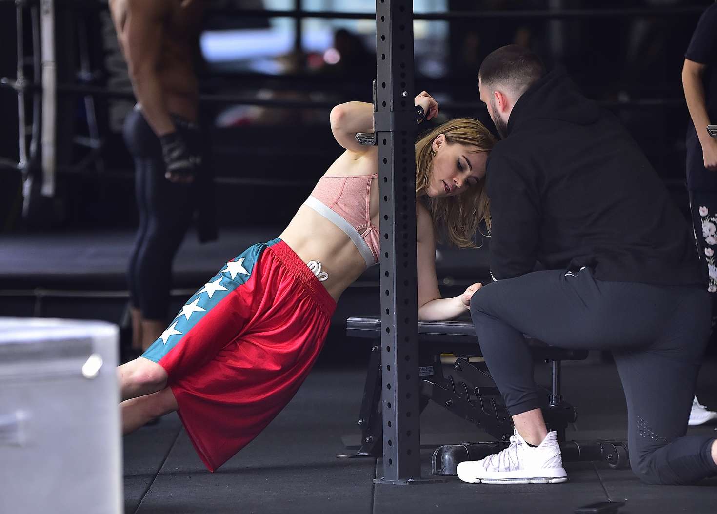 Suki Waterhouse at a gym with a personal trainer in New York City