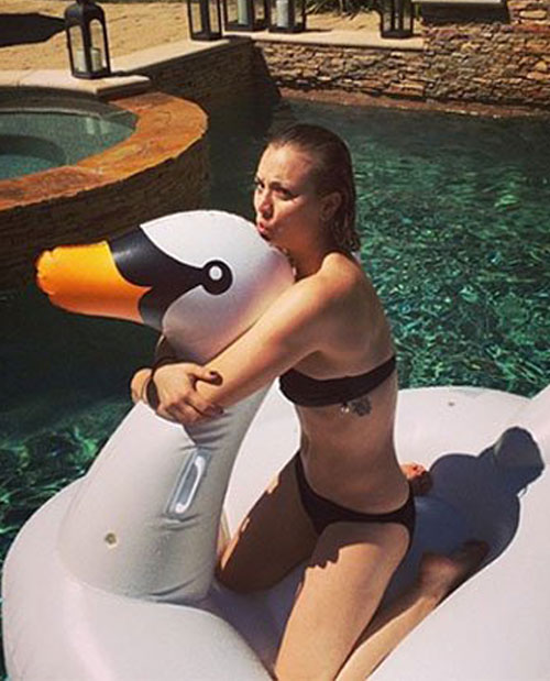 Kaley Cuoco Hot Bikini Instagram Photo | GotCeleb