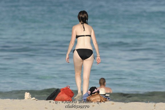 alexis-bledel-wearing-a-bikini-at-the-beach-03 | GotCeleb