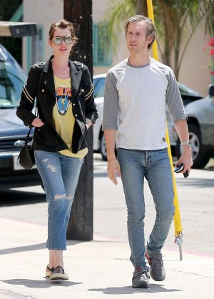 Anne Hathaway in Ripped Jeans - out in Beverly Hills