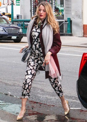 Blake Lively Street Style - Out & About with Amber at Brodway