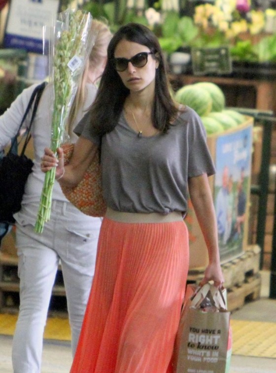 jordana-brewster-shopping-candids-at-whole-foods-01 | GotCeleb