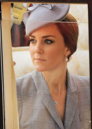 Kate Middleton - Hello UK Magazine (November 2014)