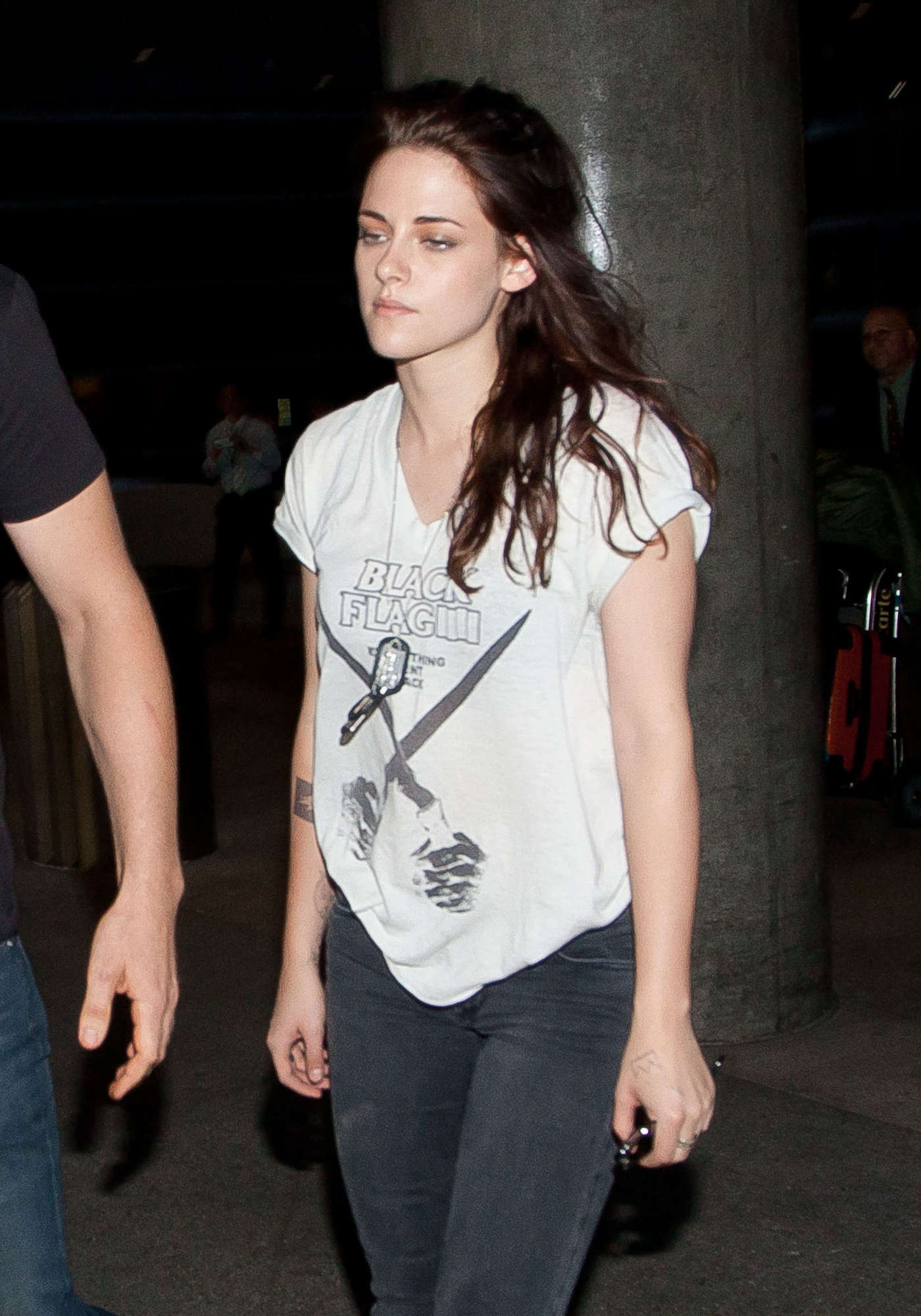 Kristen Stewart at LAX -04 | GotCeleb