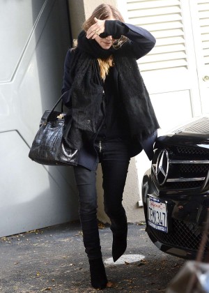 Mary-Kate Olsen in Tight Jeans Shopping on Melrose Place