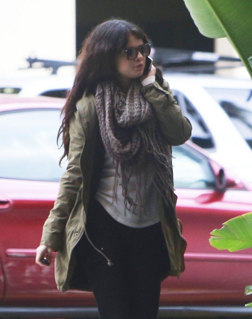 Selena Gomez in Tights-04 | GotCeleb