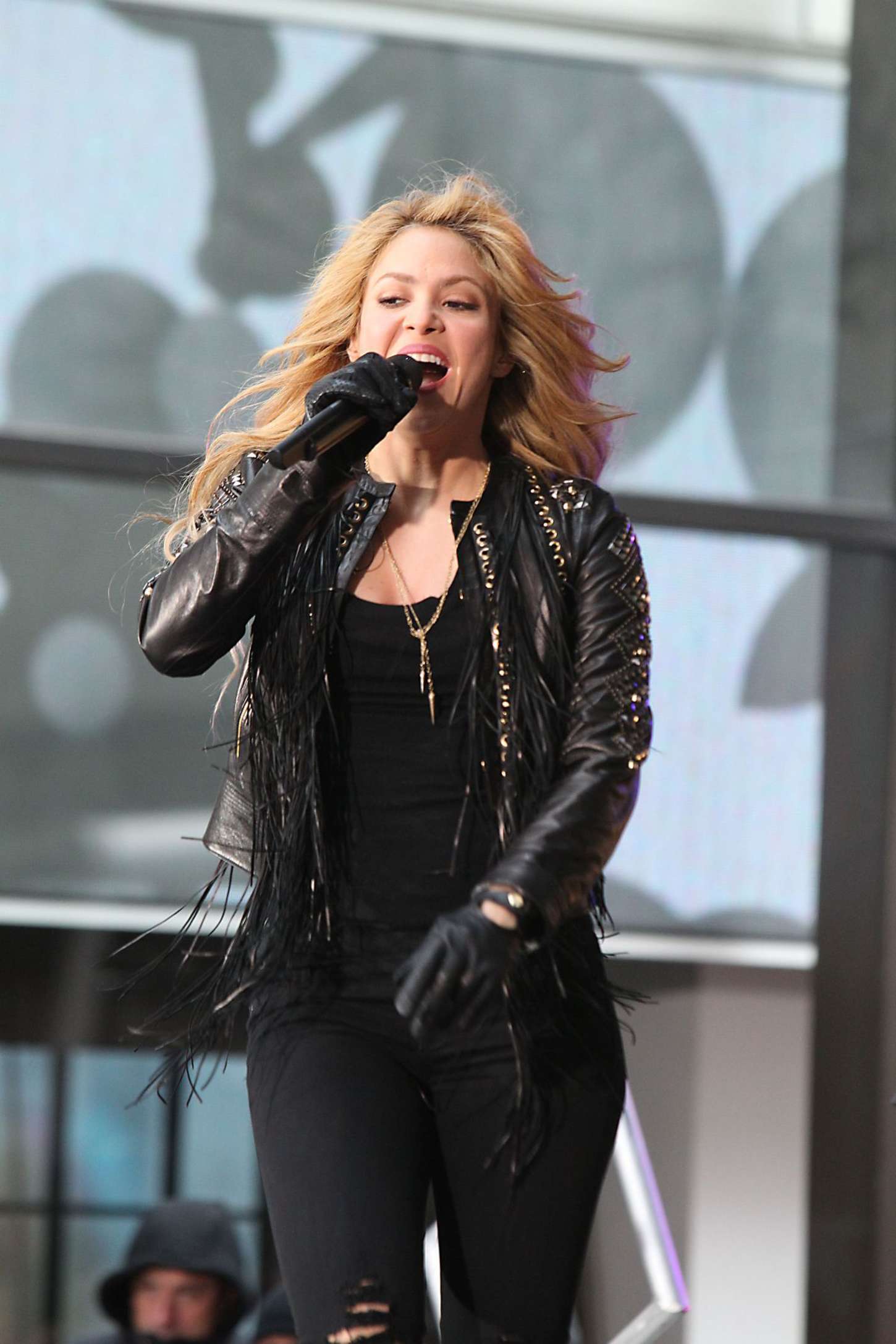 Shakira 2014 : Shakira: Performs Live at Today Show -01