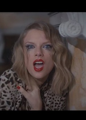 Taylor Swift - "Blank Space" Music Video