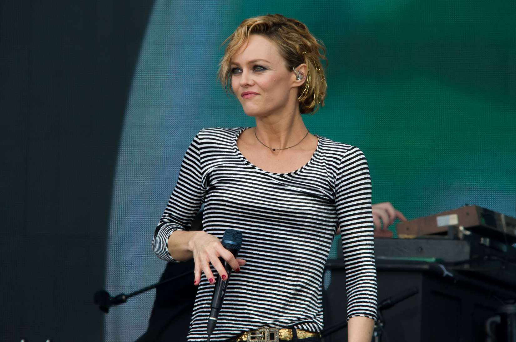 Vanessa Paradis Live at Solidays in Paris -05 | GotCeleb