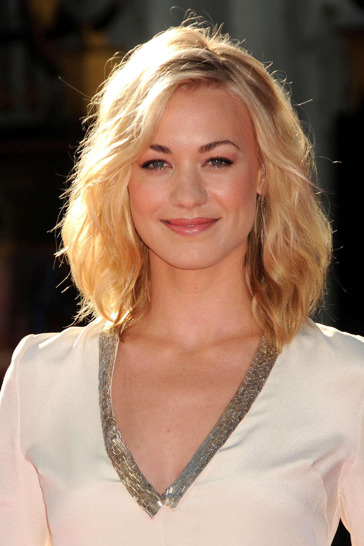 Yvonne Strahovski - in a short dress at Katy Perry Part Of Me premiere ...