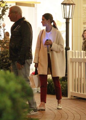 Alessandra Ambrosio - Christmas Shopping in Los Angeles