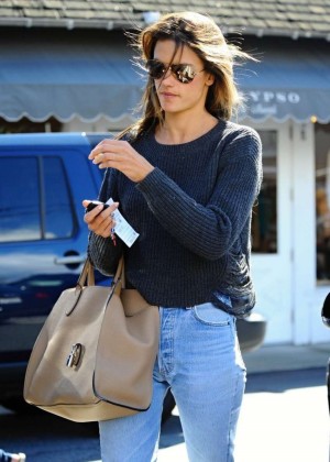 Alessandra Ambrosio in Jeans Shopping in Brentwood