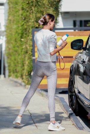 Alessandra Ambrosio - Looks sporty while heads to Pilates in Los Angeles