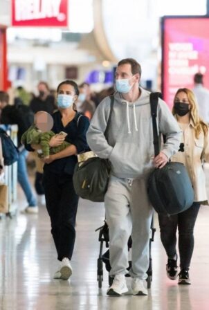 Best of Alicia Vikander on X: Alicia Vikander, her husband Michael  Fassbender and their baby were spotted today at Paris-Charles de Gaulle  airport (France).  / X