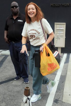 Alyson Hannigan - Leaves the dance studio in Hollywood