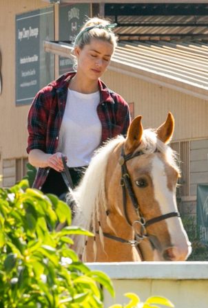 Amber Heard - Horseback riding candids in Los Angeles