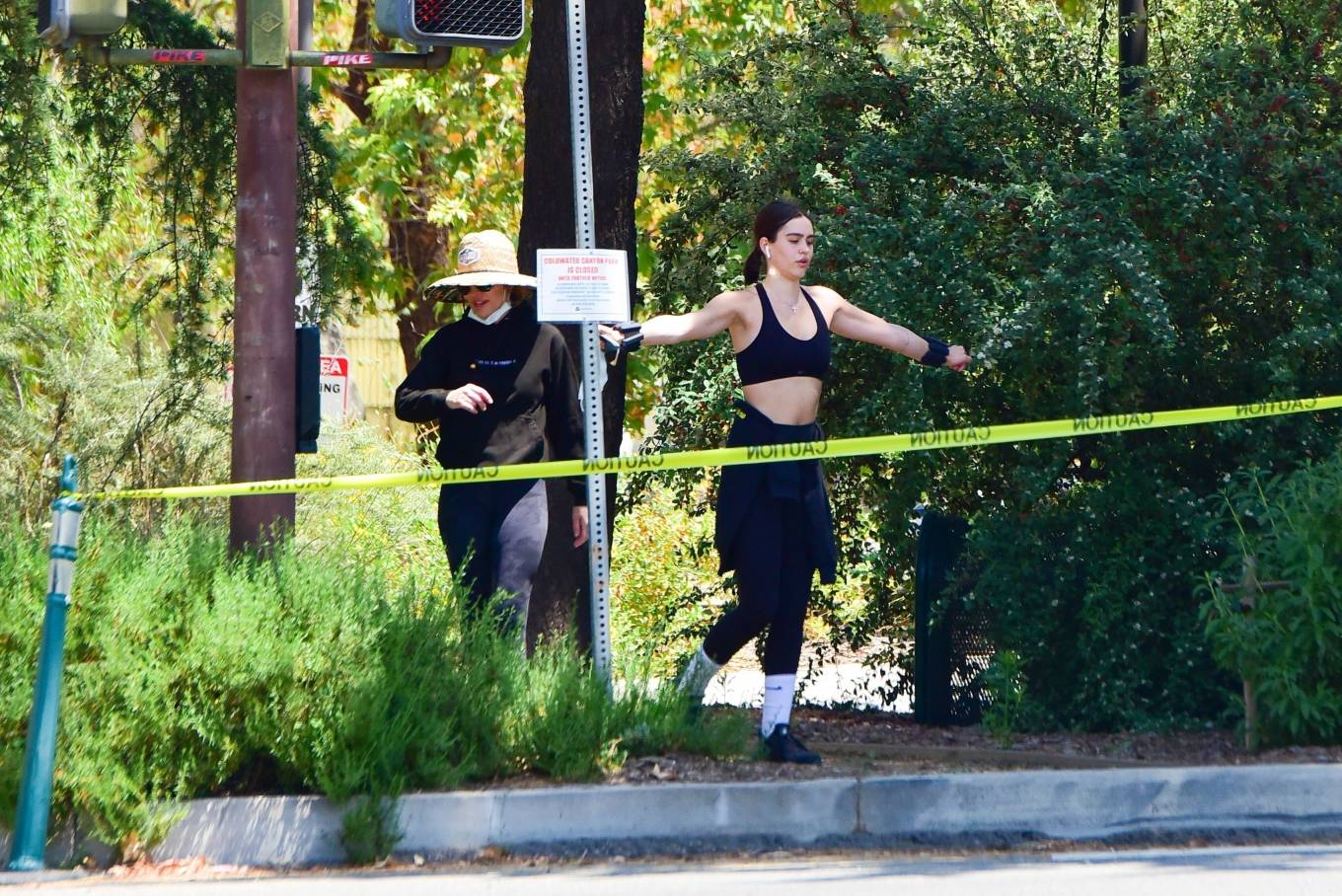 Amelia Hamlin in Gym Outfit â€“ Out for a hike in Beverly Hills