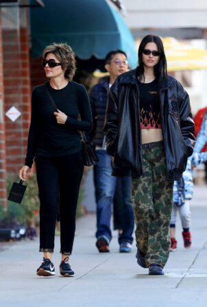 Amelia Hamlin - With Lisa Rinna steps out in Los Angeles