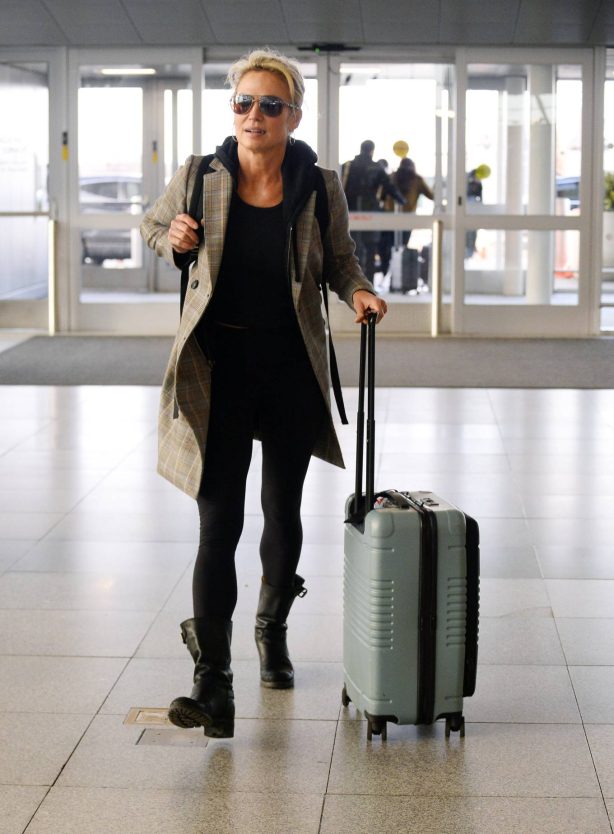 Amy Robach - Arriving to JFK Airport in New York