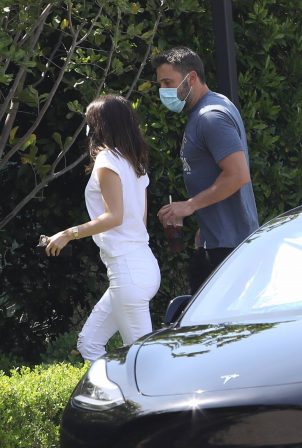 Ana de Armas and Ben Affleck - Out for a coffee run in LA