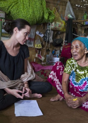 Angelina Jolie - Ja Mai Kaung Baptist Refugee Camp in Myitkyina