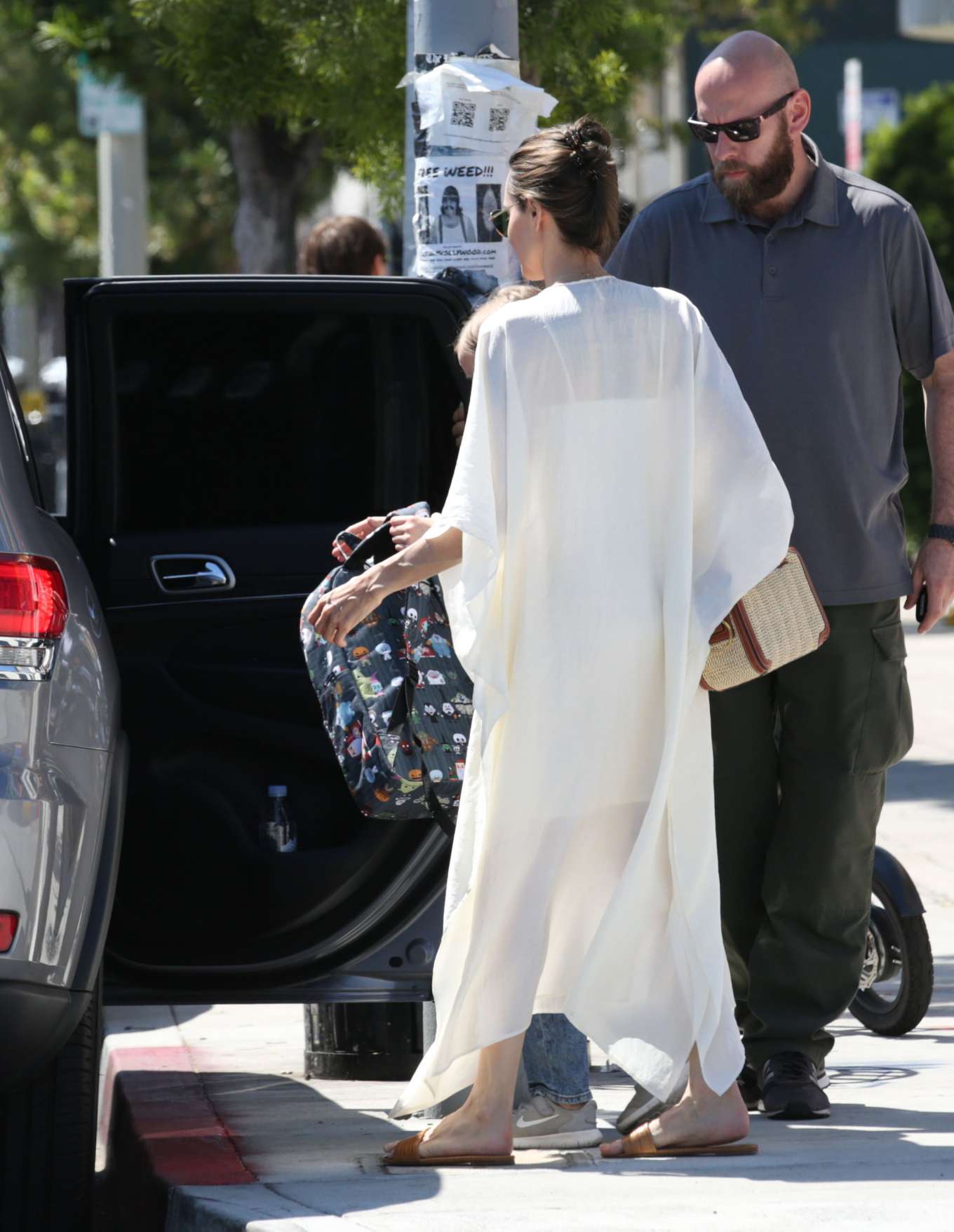 Angelina Jolie 2019 : Angelina Jolie: Shopping in Los Feliz-10