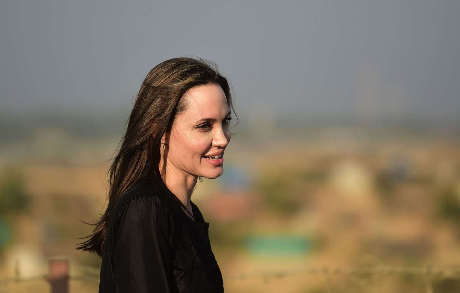 Angelina Jolie 2019 : Angelina Jolie: UNHCR special envoy to Kutupalong Rohingya refugee camp -14