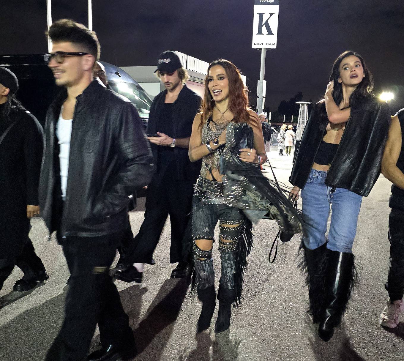 Anitta 2024 : Anitta – Departs the Madonna concert with her model friends in Las Vegas-08