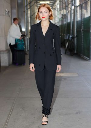 AnnaSophia Robb - Leaving an office in New York City