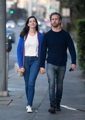 Anne Hathaway out for dinner in Los Angeles