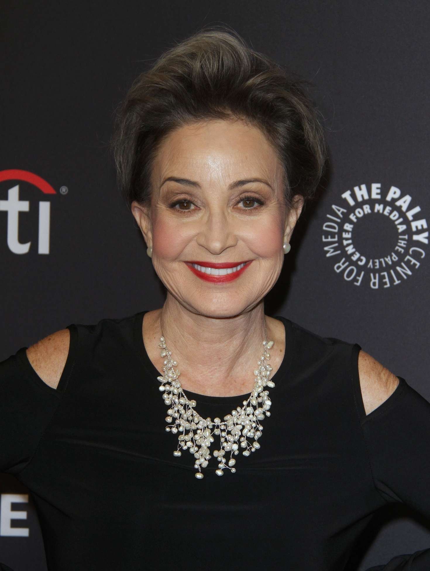 Annie Potts: The Big Bang Theory Presentation at Paleyfest -07 | GotCeleb