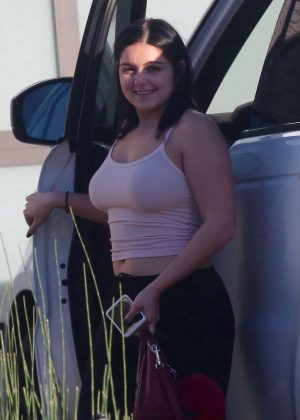 Ariel Winter - Out and About in Los Angeles