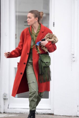 Arizona Muse - Spotted out and about in Notting Hill