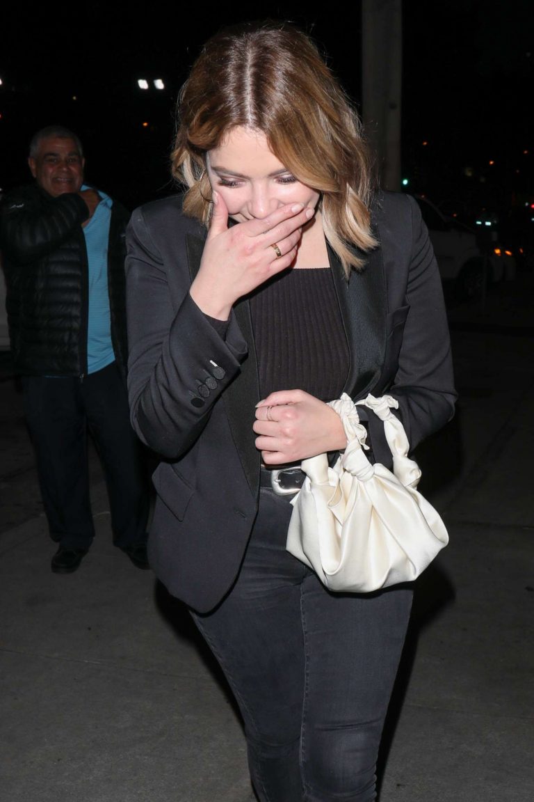 Index of /wp-content/uploads/photos/ashley-benson/arriving-to-catch-la