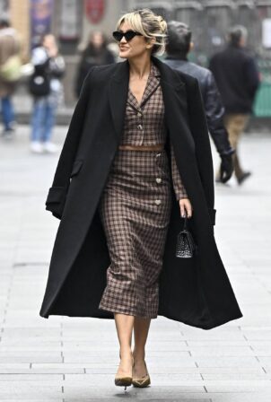Ashley Roberts - Seen leaving Global Studios in London