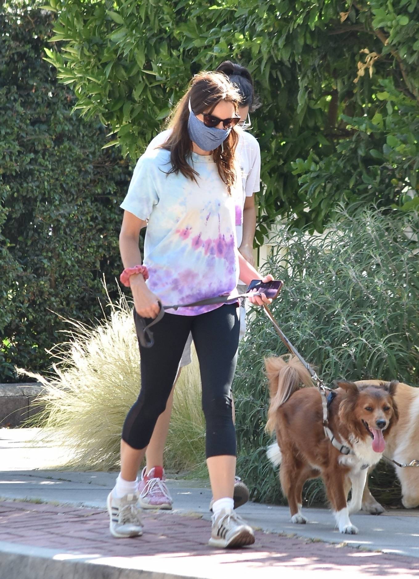 Aubrey Plaza – Walk with her friend in Los Feliz