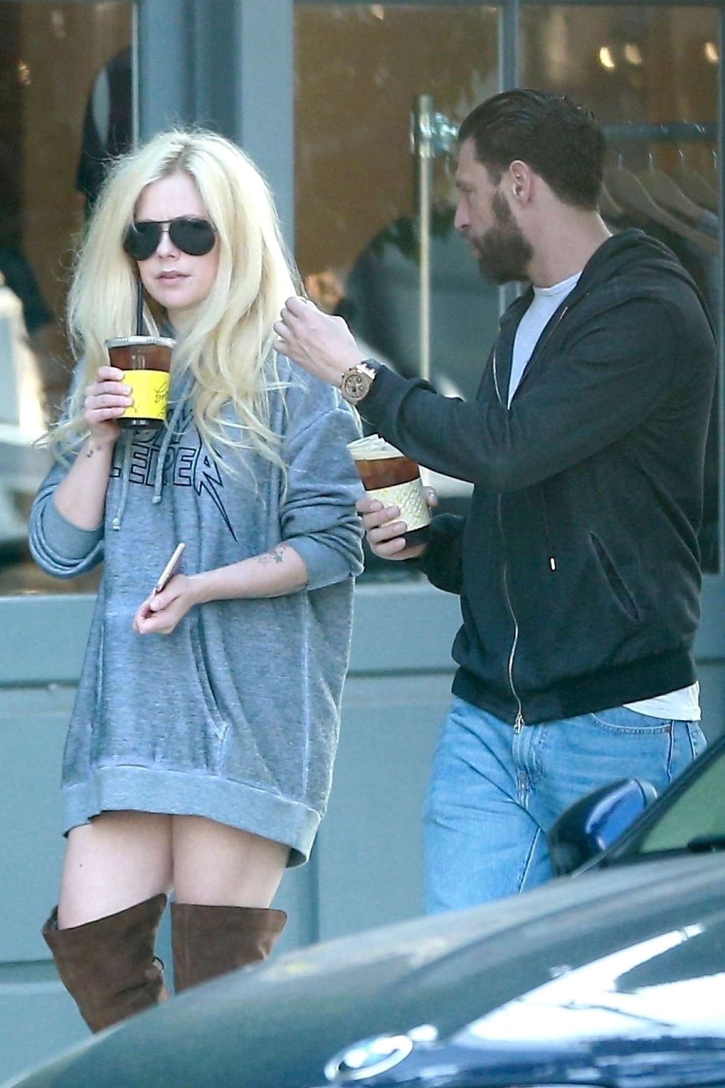 Avril Lavigne and her boyfriend Jonathan Reuven grab coffee 13 GotCeleb