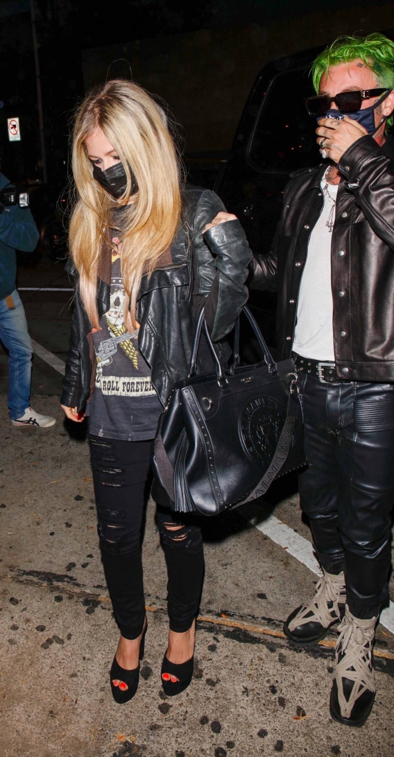 Avril Lavigne - outside Craigs Restaurant in West Hollywood-04 | GotCeleb