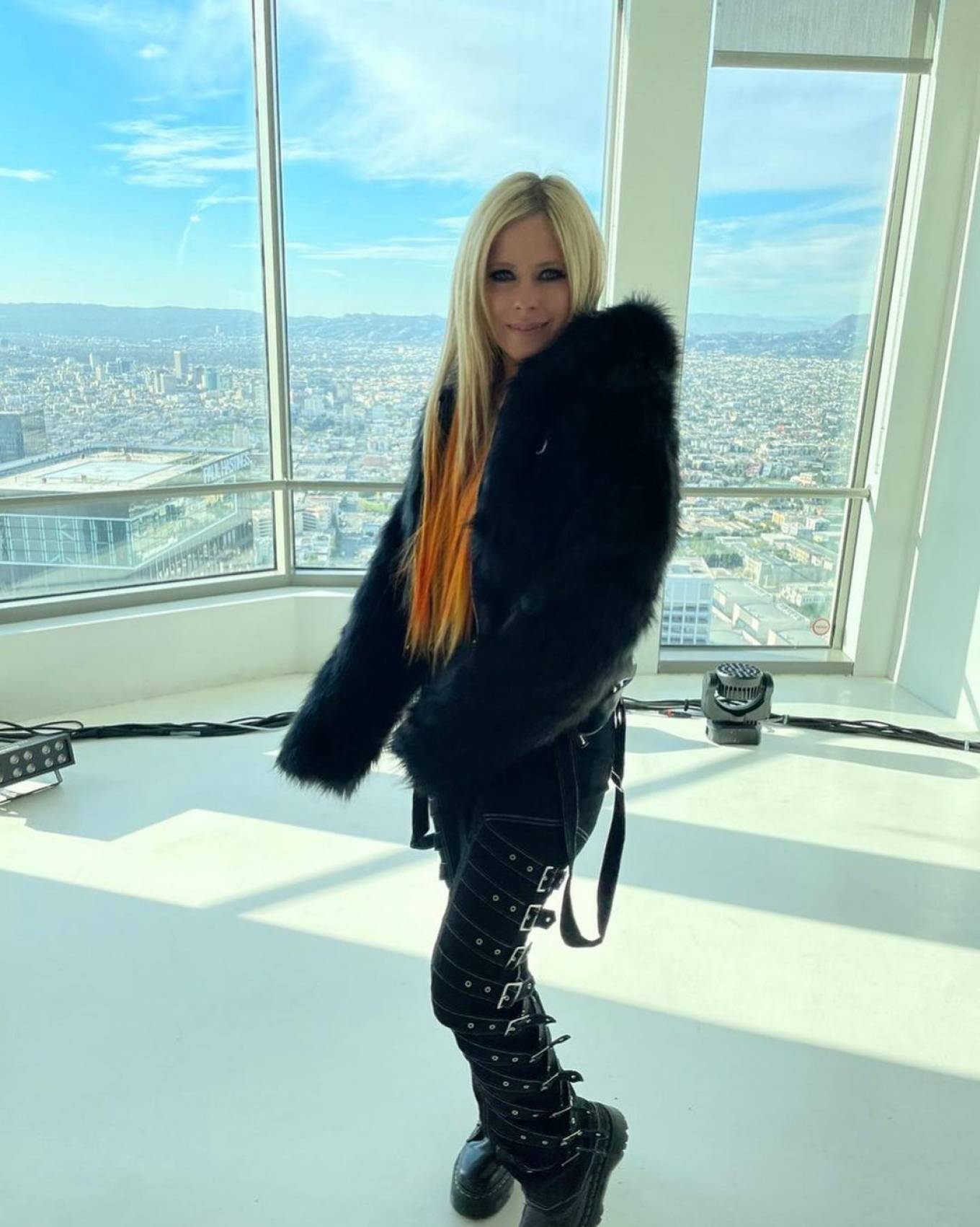 Avril Lavigne - Social media-64 | GotCeleb