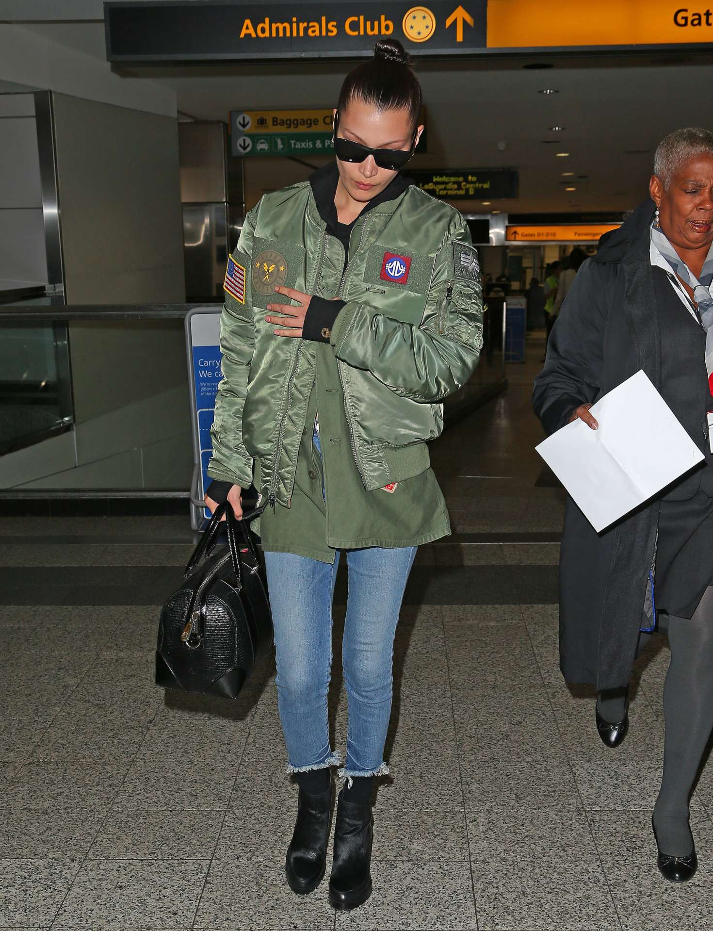 Index of /wp-content/uploads/photos/bella-hadid/at-jfk-airport-in-new-york