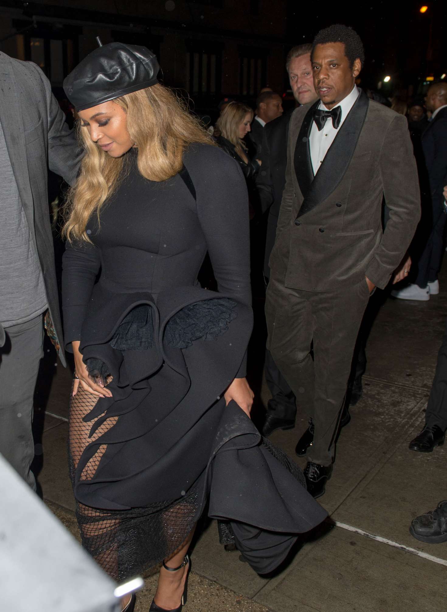 Beyonce 2018 : Beyonce in Black Dress at Catch -01